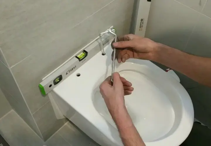 Jak podłączyć muszlę klozetową bez błędów - krok po kroku do sukcesu
