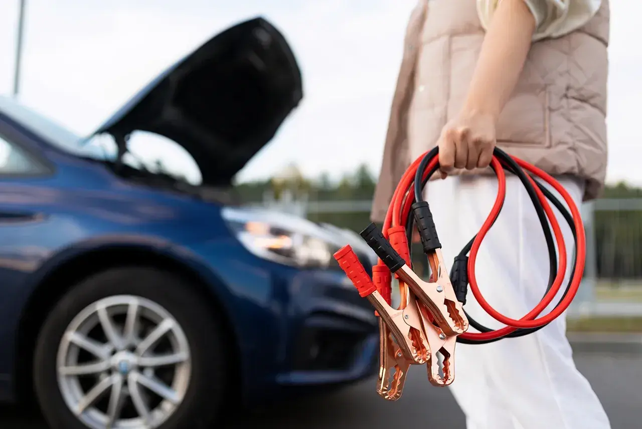 Jak odpalić auto na kablach: proste kroki, które uratują sytuację