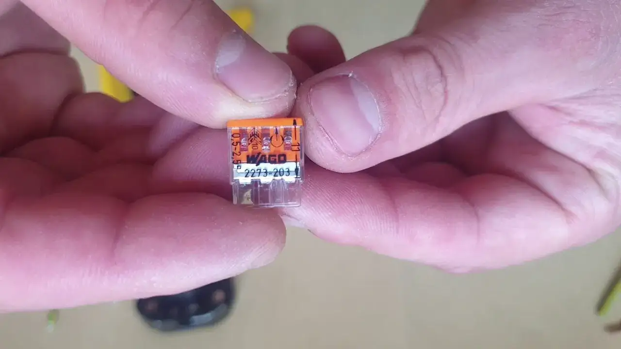 Zdjęcie Jak podłączyć złączkę WAGO - uniknij najczęstszych błędów w instalacji